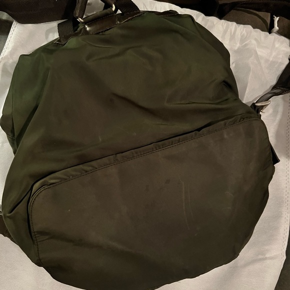 Prada back unisex moderate discoloration at base and exterior - Picture 2 of 3